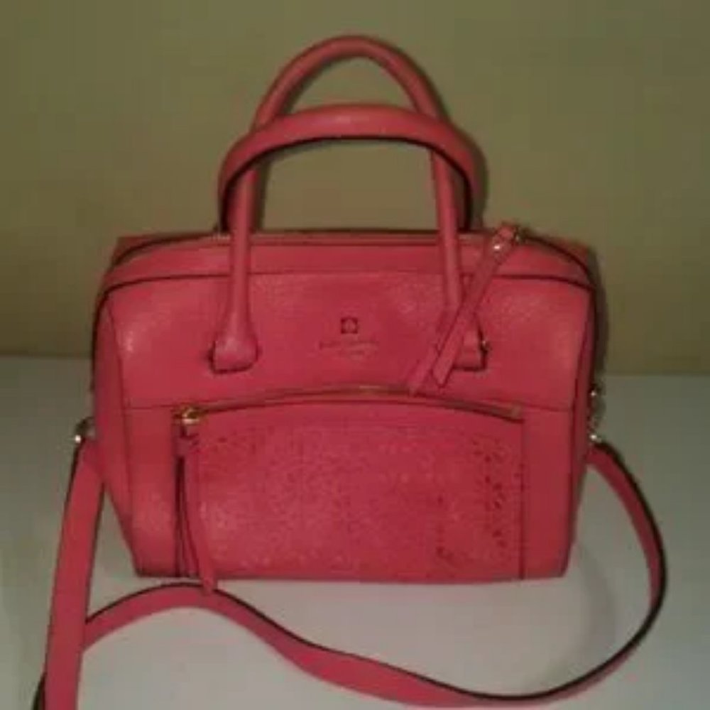 KATE SPADE PURSE( sachet) very nice purse